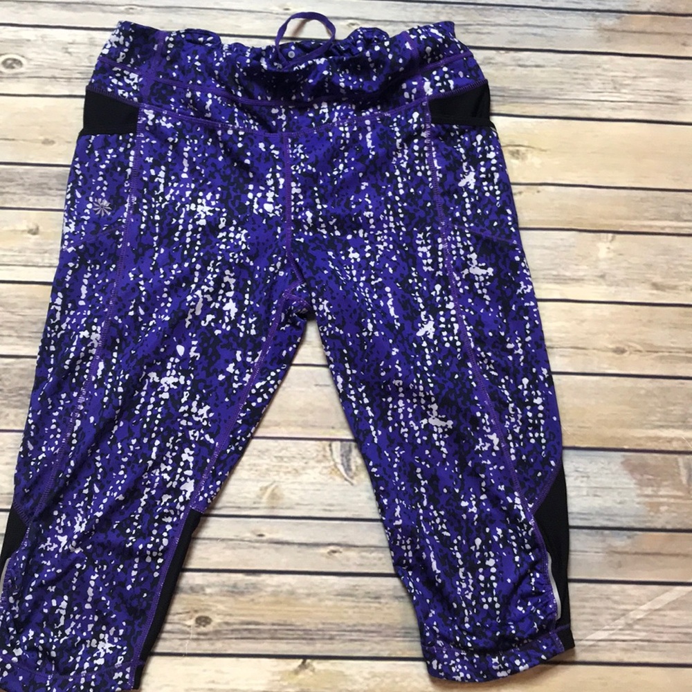 Athleta Be Free pebble knickers- with pockets! L